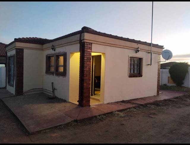 2 BEDROOM HOUSE FOR SALE IN MAKHADO